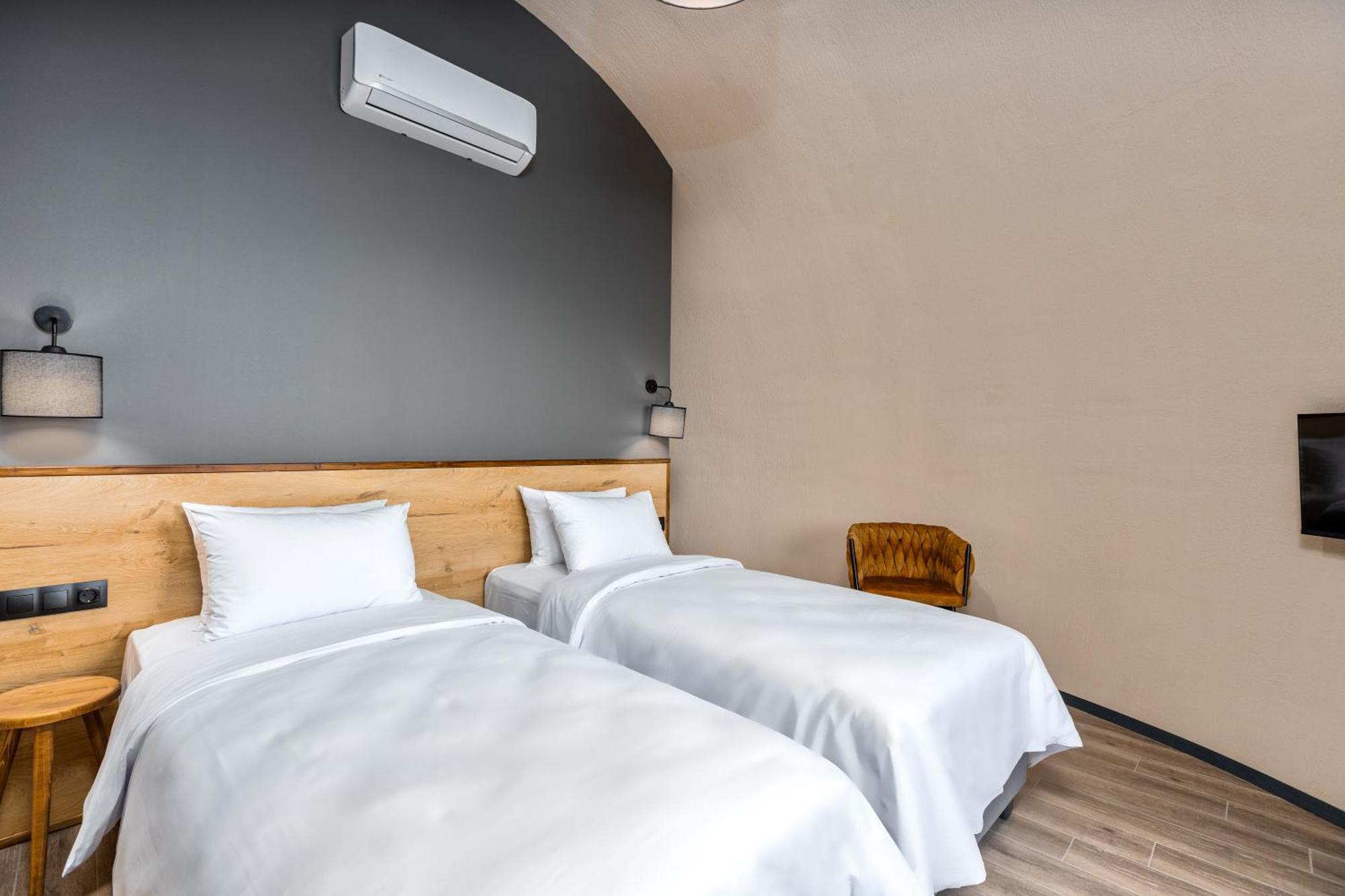 Hotel Qvevrebi Telavi Esterno foto